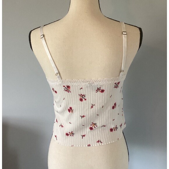 Wild Fable Cream Colored Cropped Tank With Red Flowers & Lace Detail Size Large - Picture 3 of 4